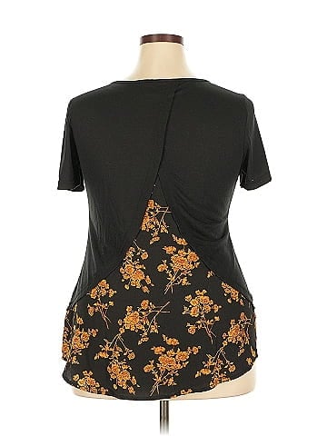 Emery Rose Short Sleeve Top (view 2)