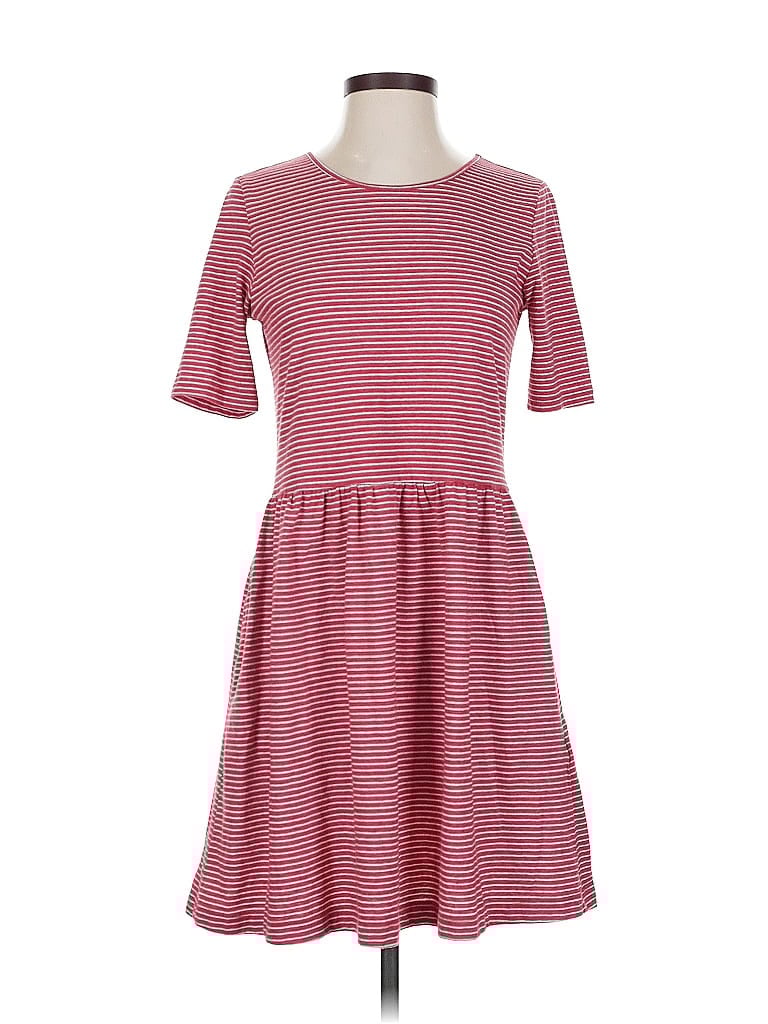 Click to view more detailed imagery on our partner's website Pre-owned Gap Casual Dress In Red