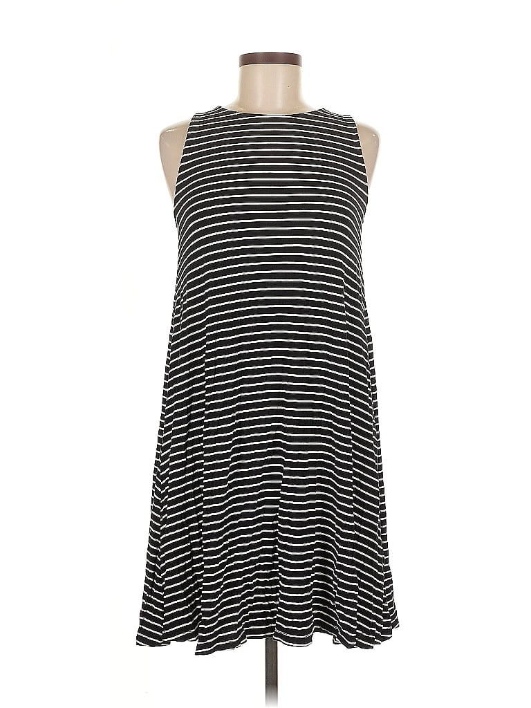 Pre-owned Old Navy Casual Dress In Black