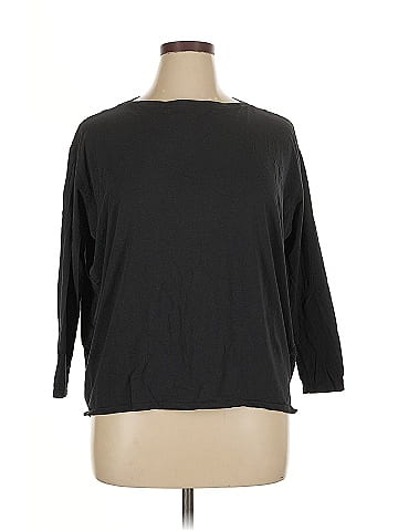 Lululemon Athletica 3/4 Sleeve T-Shirt (view 1)