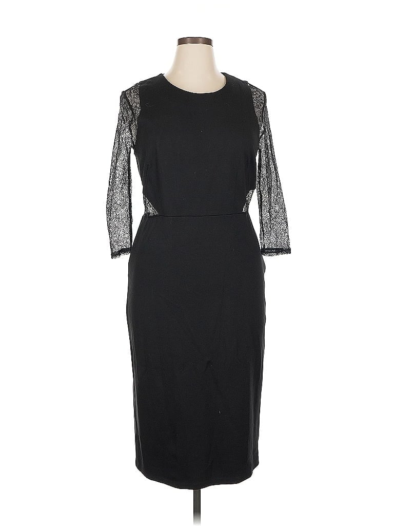 Click to view more detailed imagery on our partner's website Pre-owned Carmen Marc Valvo Cocktail Dress In Black
