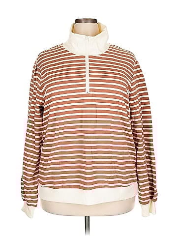Dokotoo Pullover Sweater (view 1)