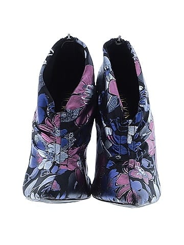 Mackin J Heels (view 2)