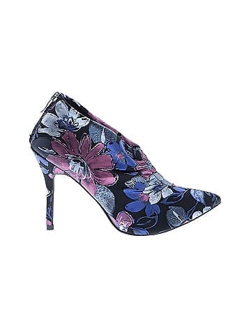 Mackin J Heels (view 1)