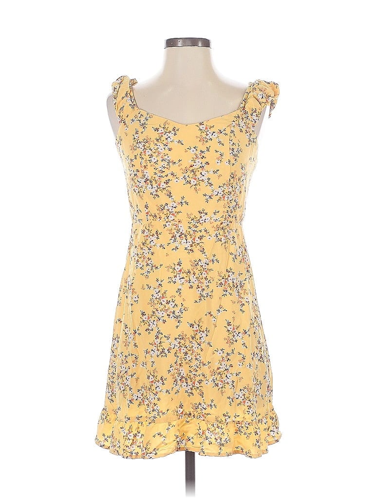 Pre-owned Old Navy Casual Dress In Yellow