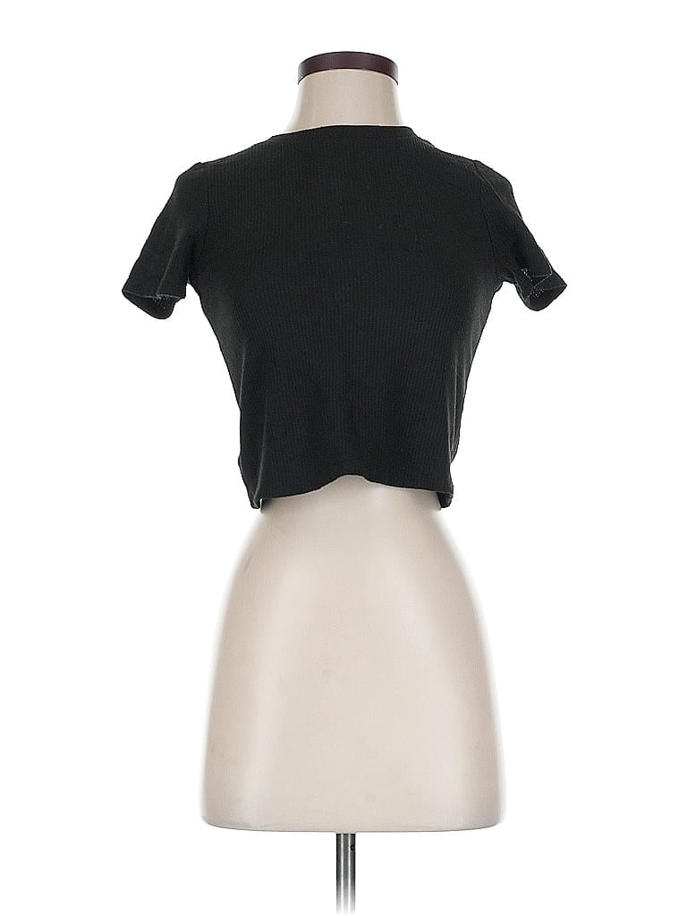 Click to view more detailed imagery on our partner's website Pre-owned Hollister Short Sleeve Turtleneck In Black