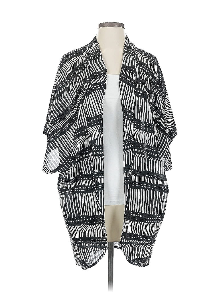 Click to view more detailed imagery on our partner's website Pre-owned Chico's Kimono In Gray