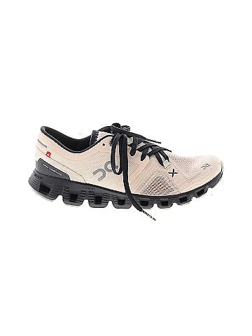 On Cloud Sneakers (view 1)