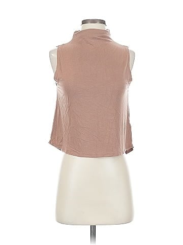 Babaton Sleeveless T-Shirt (view 1)
