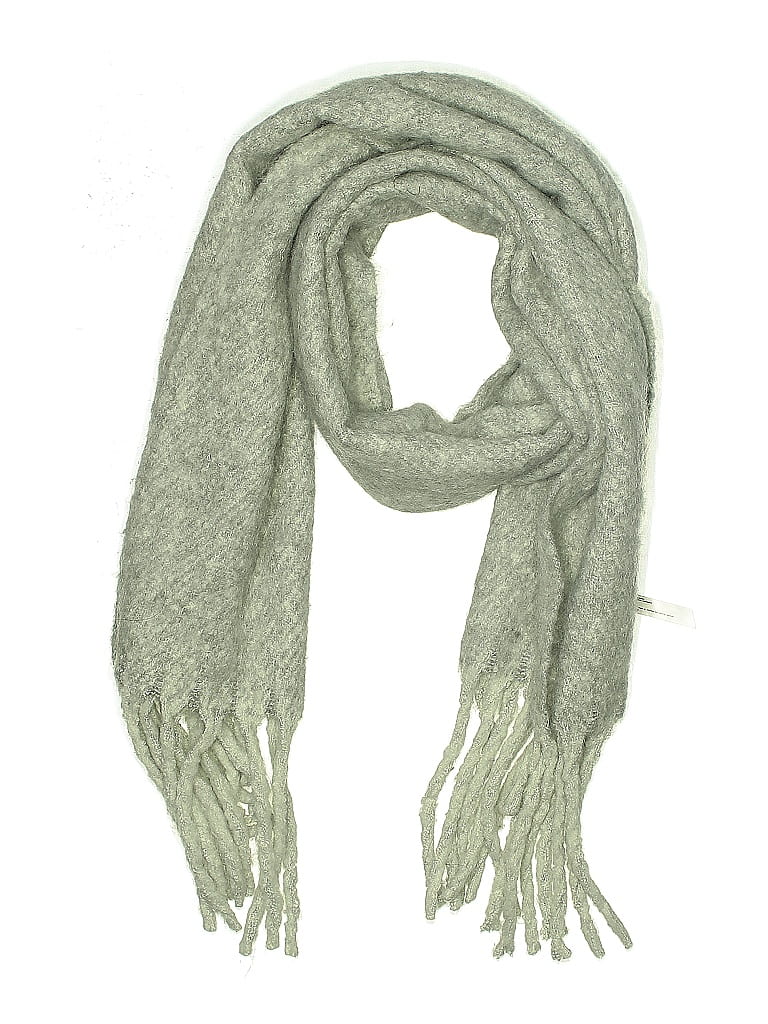 Click to view more detailed imagery on our partner's website Pre-owned Unbranded Scarf In Gray
