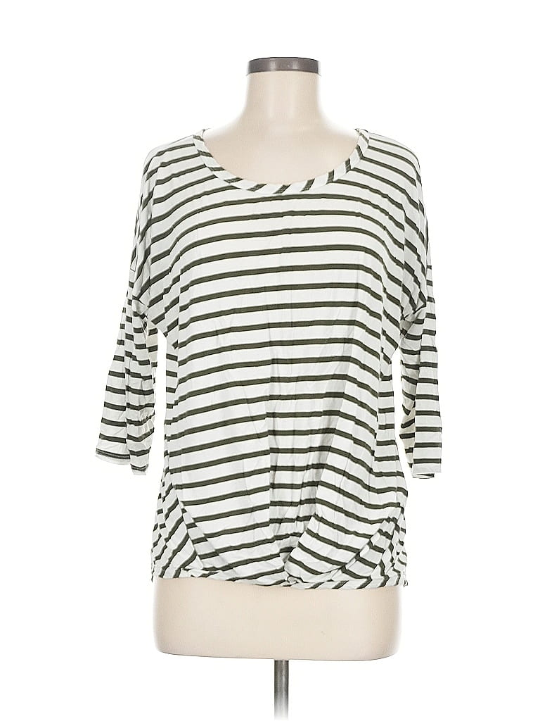 Click to view more detailed imagery on our partner's website Pre-owned Green Envelope 3/4 Sleeve T-shirt In White