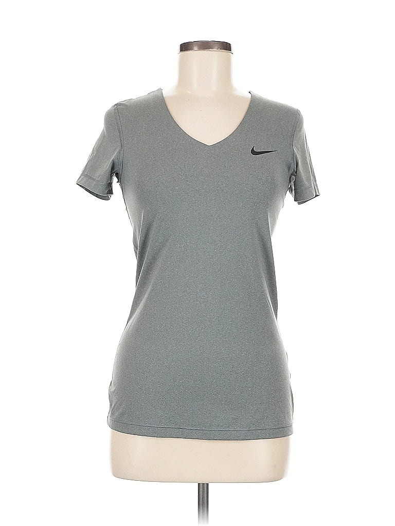Pre-owned Nike Active T-shirt In Gray