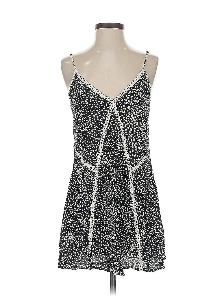 Click to view more detailed imagery on our partner's website Pre-owned Hurley Casual Dress In Black