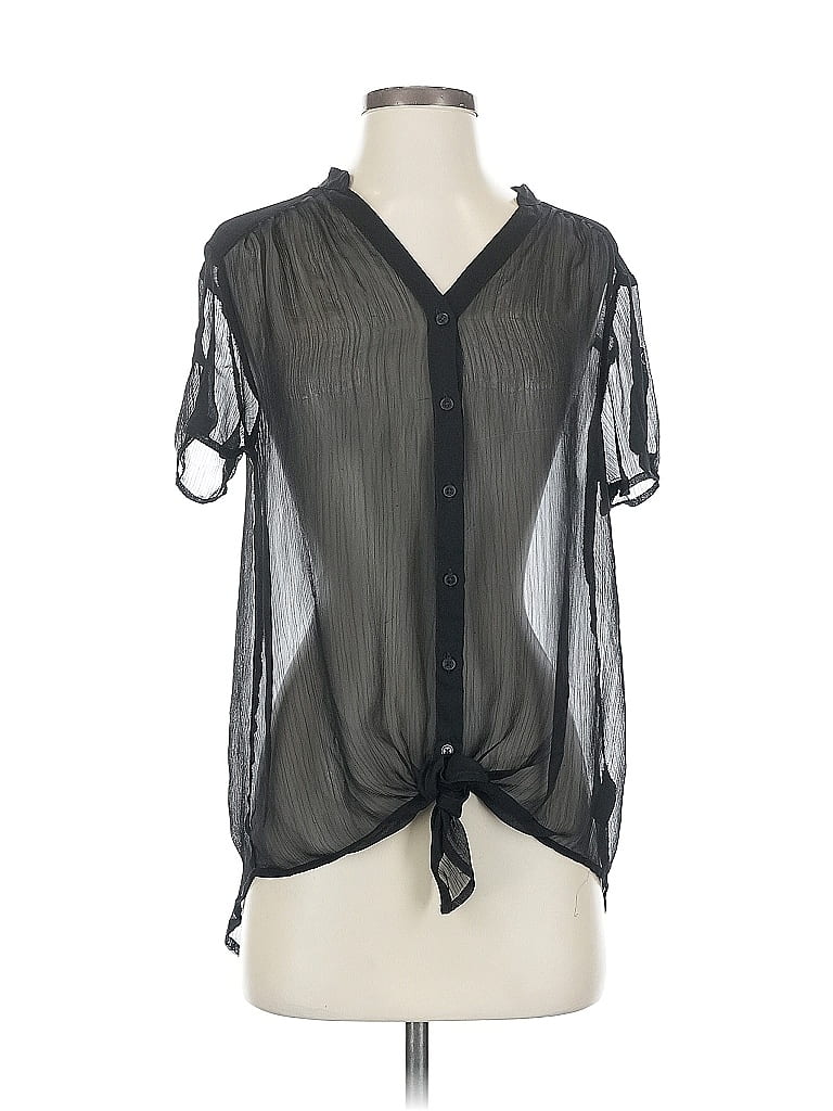 Click to view more detailed imagery on our partner's website Pre-owned Express Short Sleeve Blouse In Black