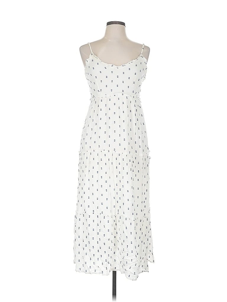 Click to view more detailed imagery on our partner's website Pre-owned Jessica Simpson Casual Dress In White
