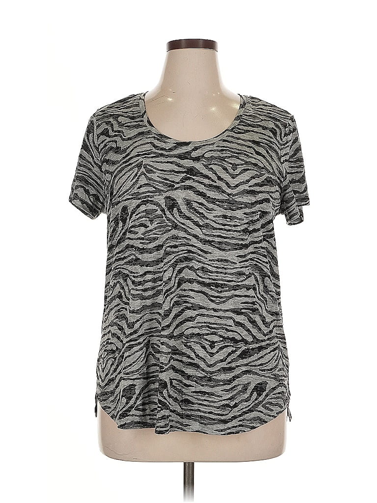 Pre-owned Vince Camuto Short Sleeve T-shirt In Silver