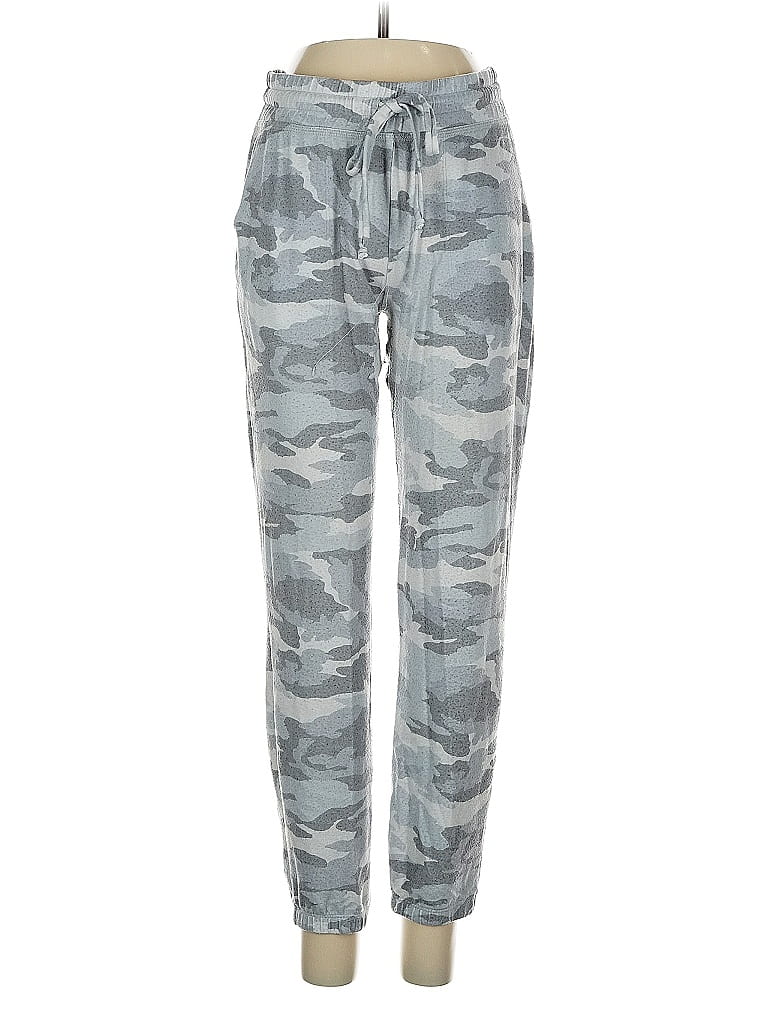 Pre-owned Beyond Yoga Casual Pants In Gray