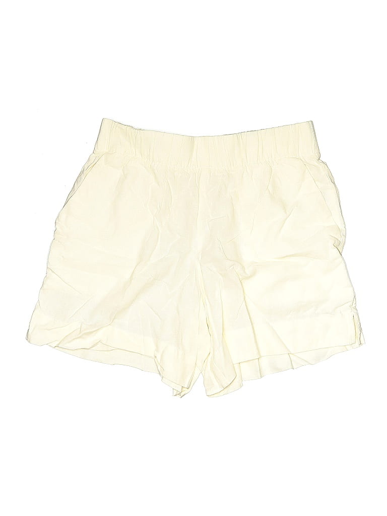 Click to view more detailed imagery on our partner's website Pre-owned Gap Shorts In White