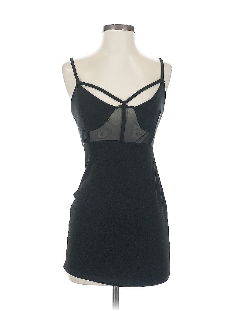 PRETTYLITTLETHING Pre-owned Cocktail Dress In Black