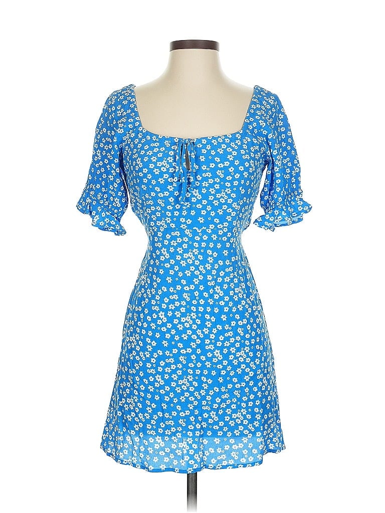 Click to view more detailed imagery on our partner's website Pre-owned Skylar + Madison Casual Dress In Blue