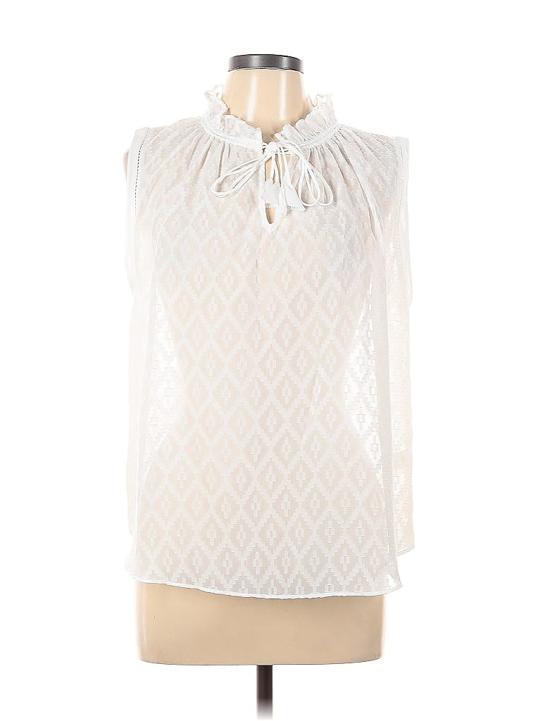 Click to view more detailed imagery on our partner's website Pre-owned Q & A Sleeveless Blouse In White