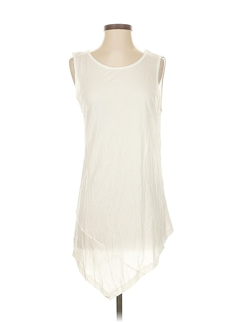 Click to view more detailed imagery on our partner's website Pre-owned Cabi Sleeveless T-shirt In White