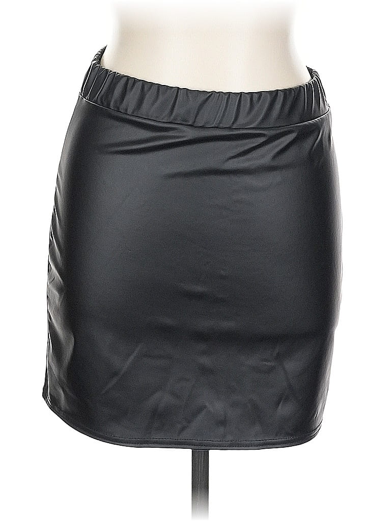 BOOHOO Pre-owned Faux Leather Skirt In Black