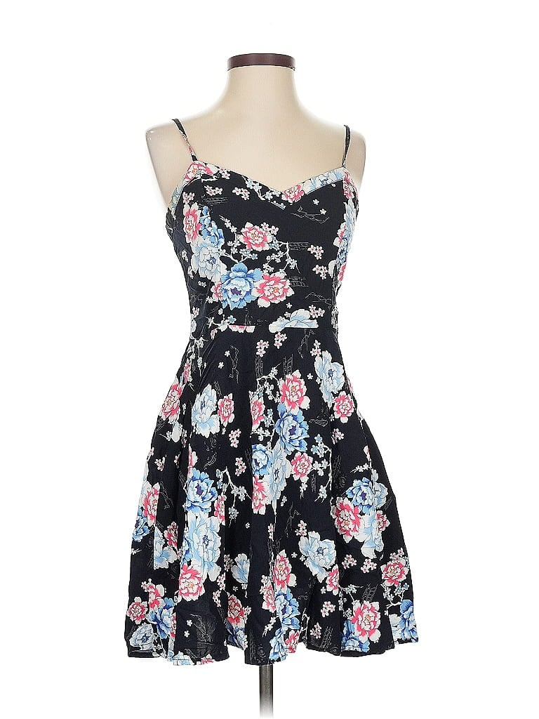 Click to view more detailed imagery on our partner's website Pre-owned Cotton On Casual Dress In Black