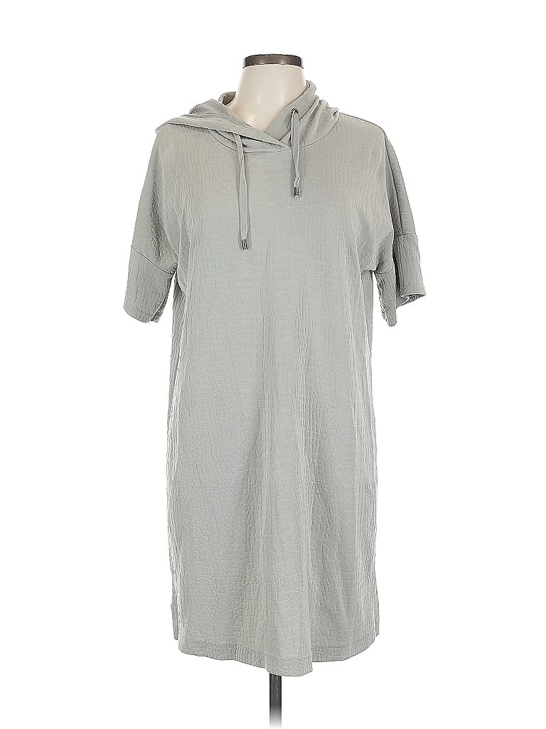 Click to view more detailed imagery on our partner's website Pre-owned Cable & Gauge Poncho In Silver