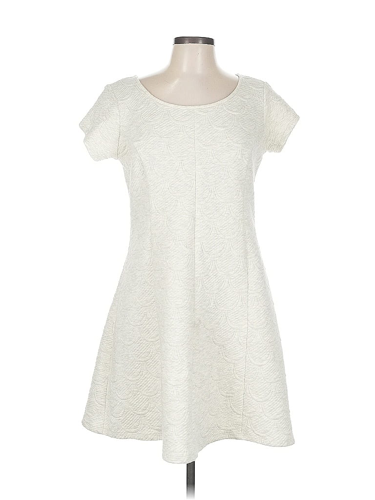 Pre-owned Maurices Casual Dress In White