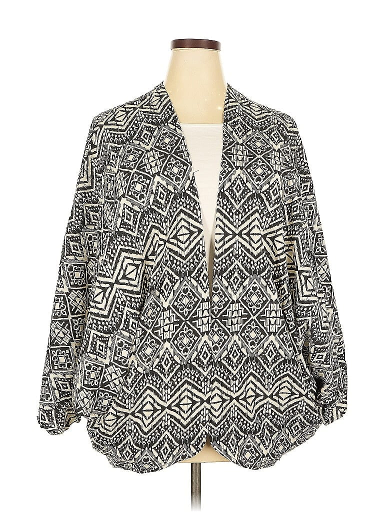 Click to view more detailed imagery on our partner's website Pre-owned Roamans Kimono In Black