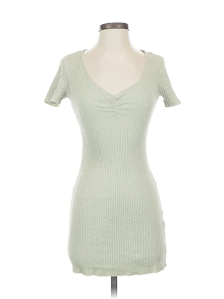 Click to view more detailed imagery on our partner's website Pre-owned Forever 21 Casual Dress In Green