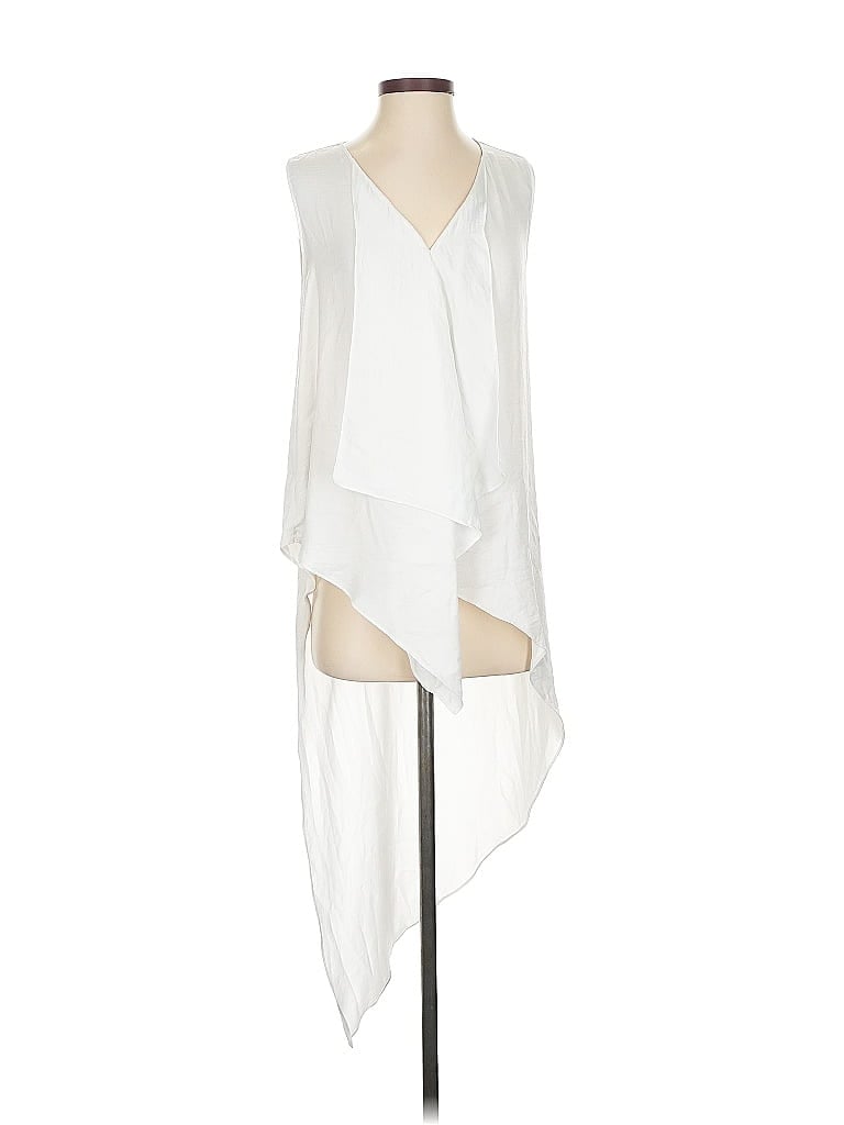 Click to view more detailed imagery on our partner's website Pre-owned Bcbgmaxazria Cocktail Dress In White