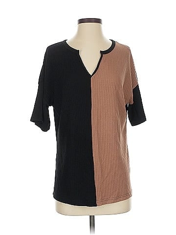 Dokotoo Short Sleeve Top (view 1)