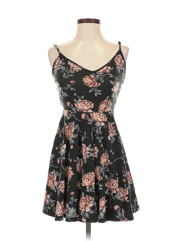 Click to view more detailed imagery on our partner's website Pre-owned Forever 21 Cocktail Dress In Black