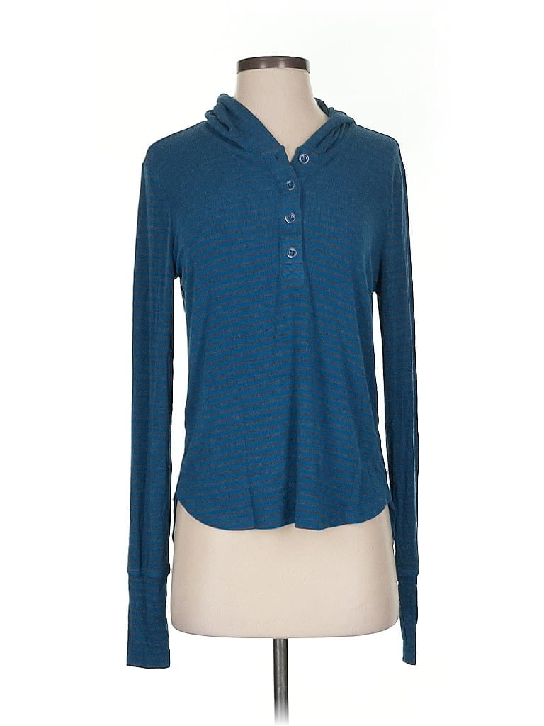 Click to view more detailed imagery on our partner's website Pre-owned Cabi Long Sleeve Polo Shirt In Blue