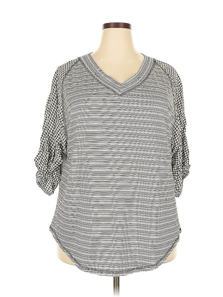 Pre-owned Weekend Suzanne Betro 3/4 Sleeve Top Gray V Neck Tops