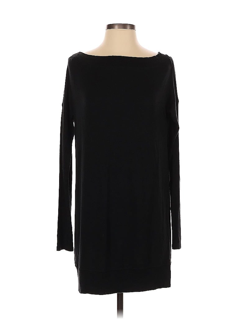 Pre-owned Athleta Pullover Sweater In Black