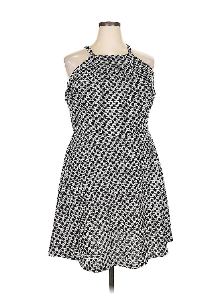 Click to view more detailed imagery on our partner's website Pre-owned Papermoon Casual Dress In Black
