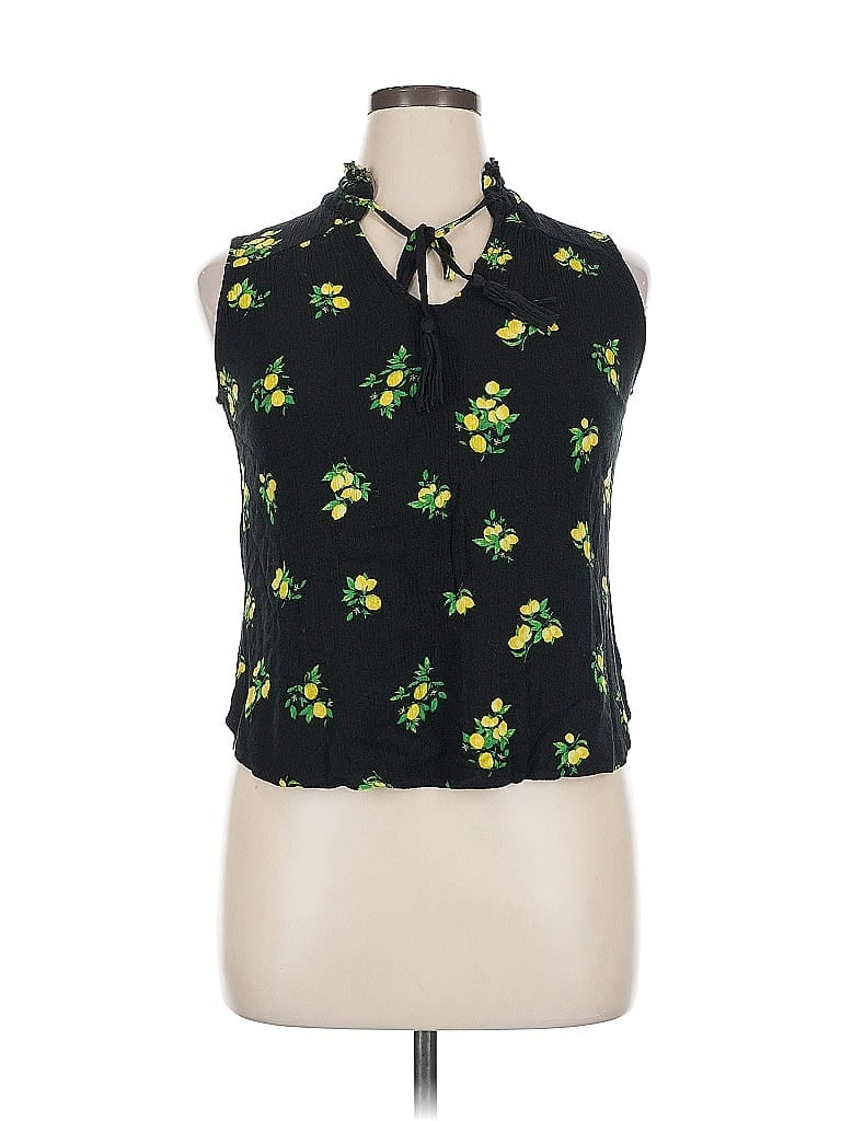 Click to view more detailed imagery on our partner's website Pre-owned Self Esteem Sleeveless Button Down Shirt In Green
