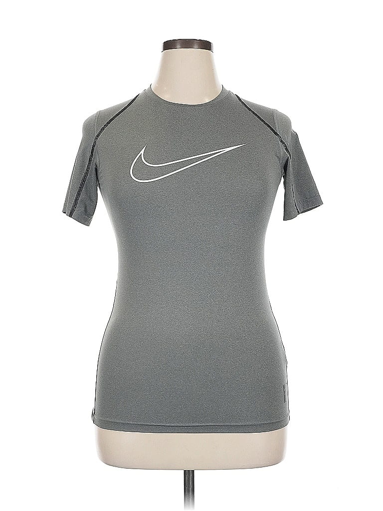 Pre-owned Nike Active T-shirt In Gray