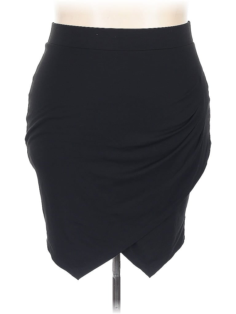 Pre-owned Torrid Casual Skirt In Black