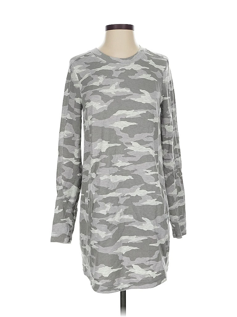 Click to view more detailed imagery on our partner's website Pre-owned Athleta Sweatshirt In Gray