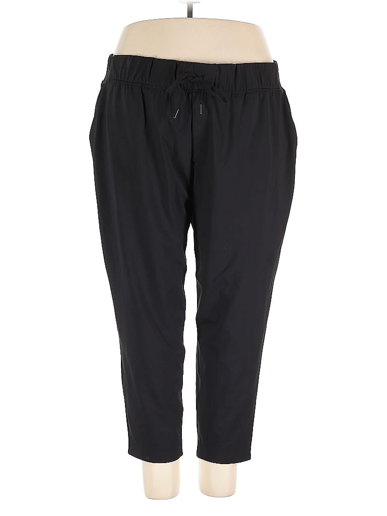 Pre-owned Livi Casual Pants In Black