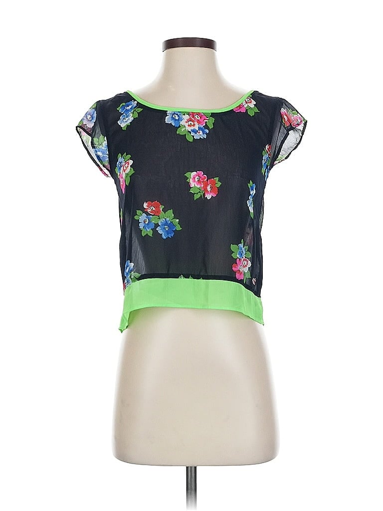 Click to view more detailed imagery on our partner's website Pre-owned Hollister Short Sleeve Top Blue Square Neckline Tops