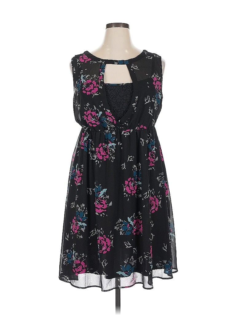 Pre-owned Torrid Casual Dress In Black