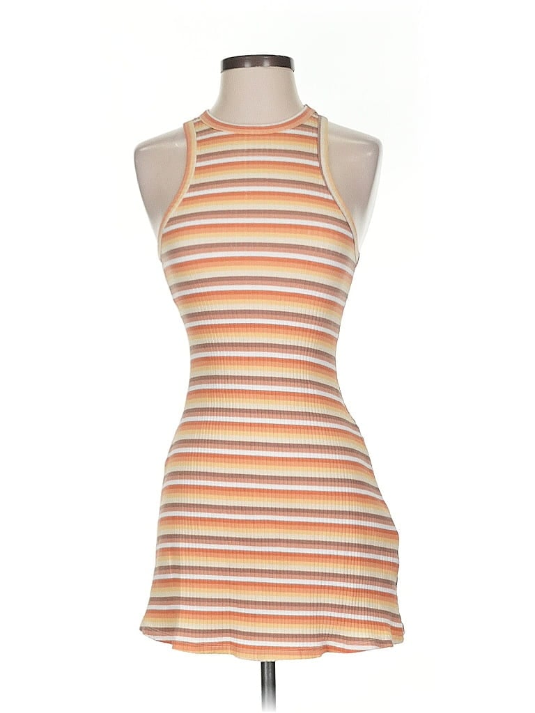 Click to view more detailed imagery on our partner's website Pre-owned Billabong Casual Dress In Orange