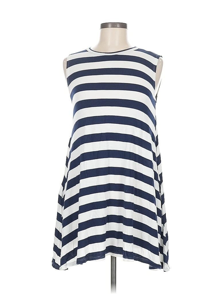 Click to view more detailed imagery on our partner's website Pre-owned Elan Casual Dress In Blue