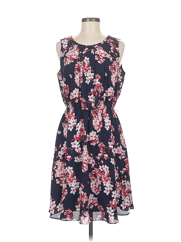 Click to view more detailed imagery on our partner's website Pre-owned Elle Casual Dress In Blue