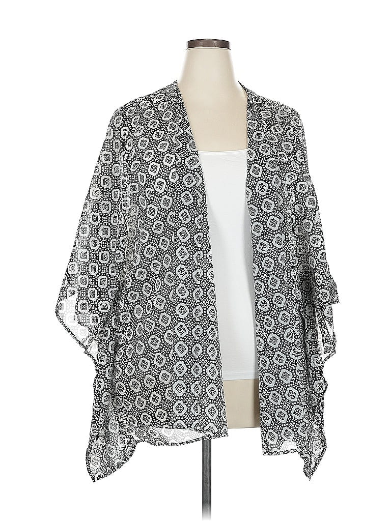 Pre-owned Woman Within Kimono In Black